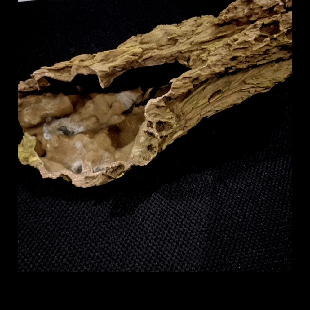 Synthetic Resin Tan-Colored Driftwood Natural Brown Reptile Habitat Decor